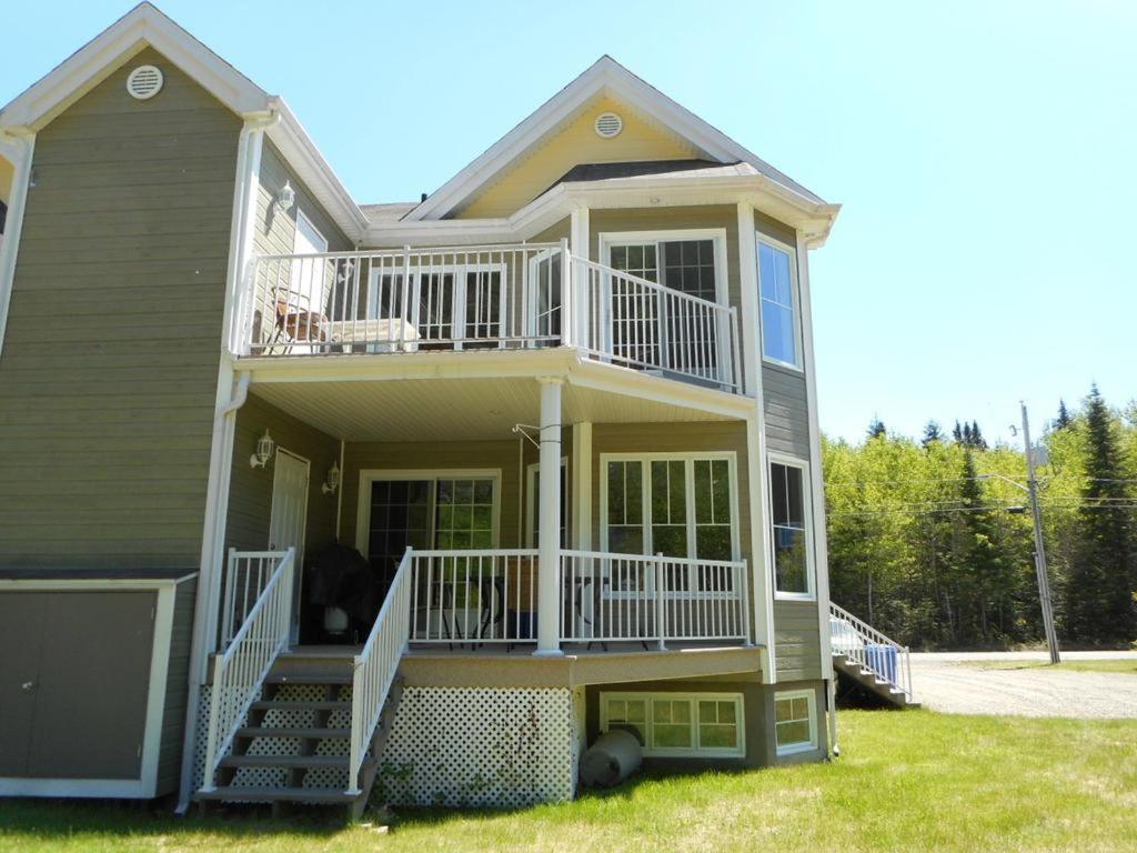 Condo Mont-Edouard LʼAnse-Saint-Jean Zewnętrze zdjęcie