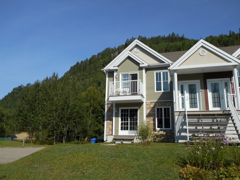 Condo Mont-Edouard LʼAnse-Saint-Jean Zewnętrze zdjęcie